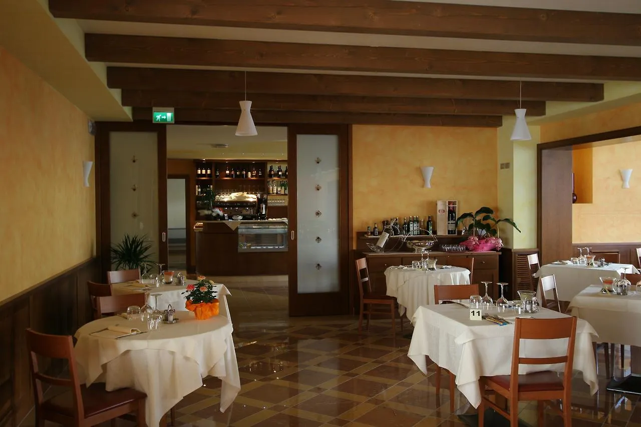 Hotel Alla Croce Negrisia 3*,
